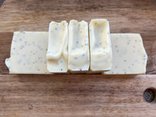 Load image into Gallery viewer, Lemon Poppyseed with Lemon essential oil & exfoliating poppyseeds